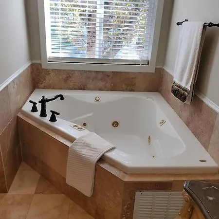 Sleeps16, Spacious Home, Close To Downtown, Beltline, And Walk To Restaurants, 75
