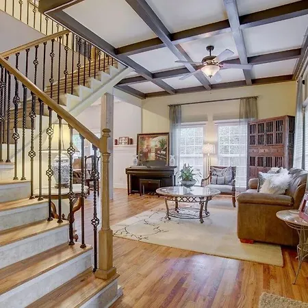 Sleeps16, Spacious Home, Close To Downtown, Beltline, And Walk To Restaurants, 75