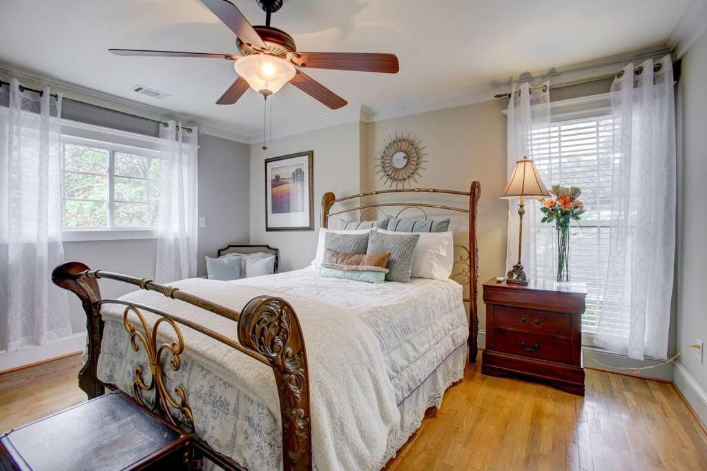 Sleeps16, Spacious Home, Close To Downtown, Beltline, And Walk To Restaurants, 75