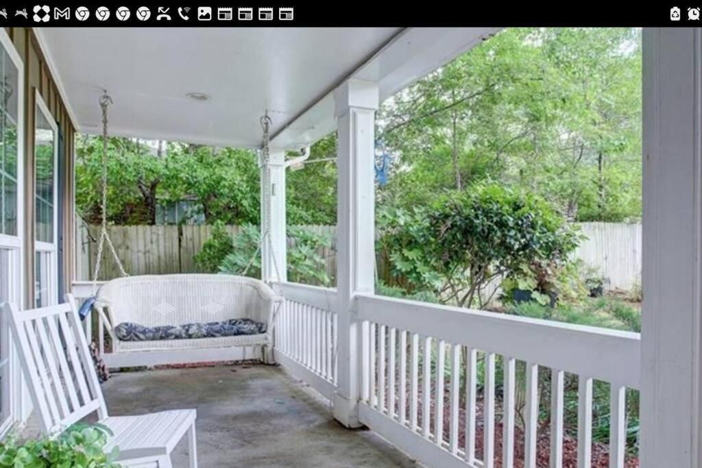Hébergement de vacances Sleeps16, Spacious Home, Close To Downtown, Beltline, And Walk To Restaurants, 75