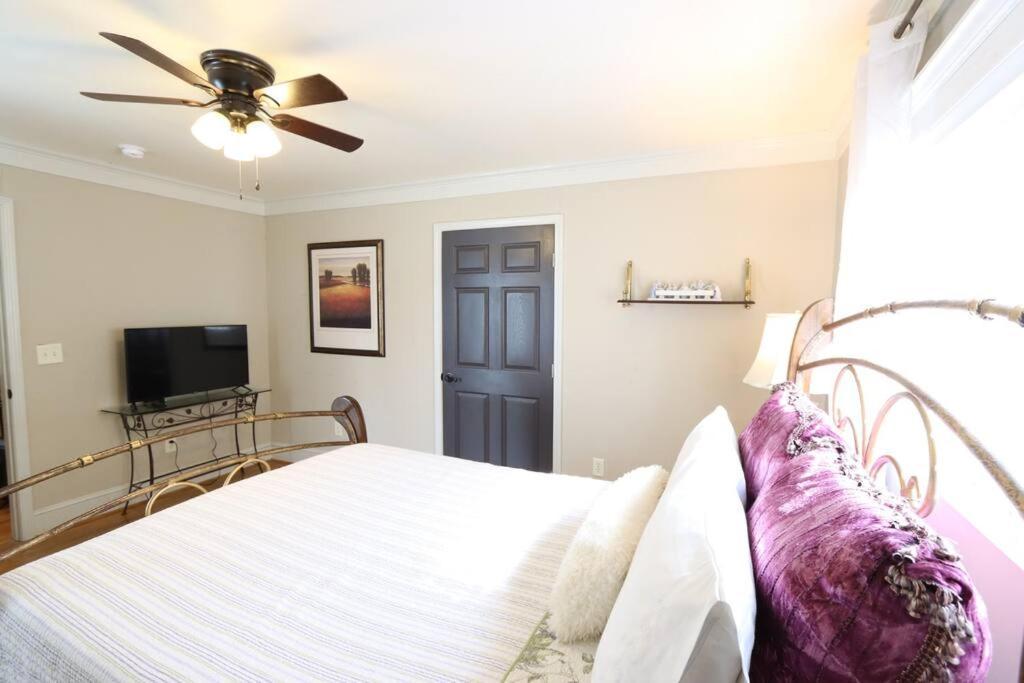 Sleeps16, Spacious Home, Close To Downtown, Beltline, And Walk To Restaurants, 75