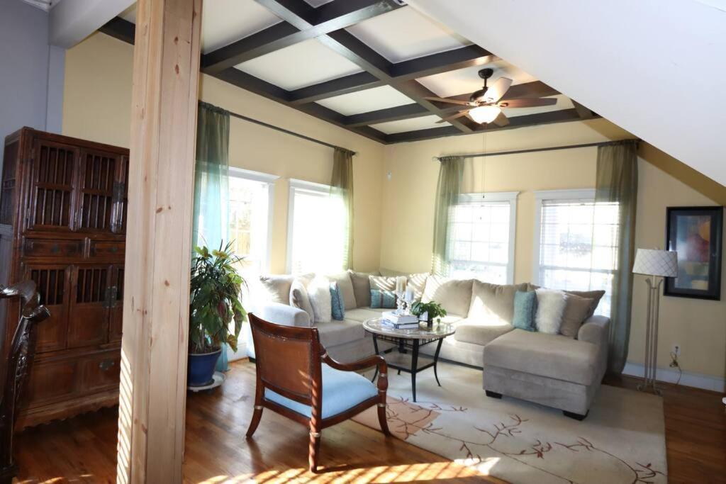 Sleeps16, Spacious Home, Close To Downtown, Beltline, And Walk To Restaurants, 75