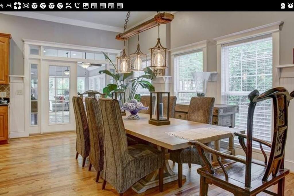 Ferienhaus Sleeps16, Spacious Home, Close To Downtown, Beltline, And Walk To Restaurants, 75